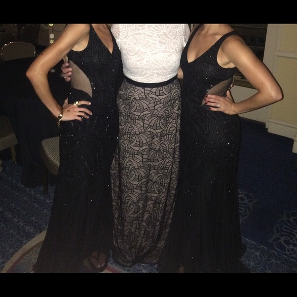 Adrianna Papell beaded gown - Picture 5 of 6